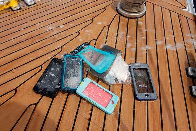 How Are Waterproof Phone Cases Differ From Normal Cases